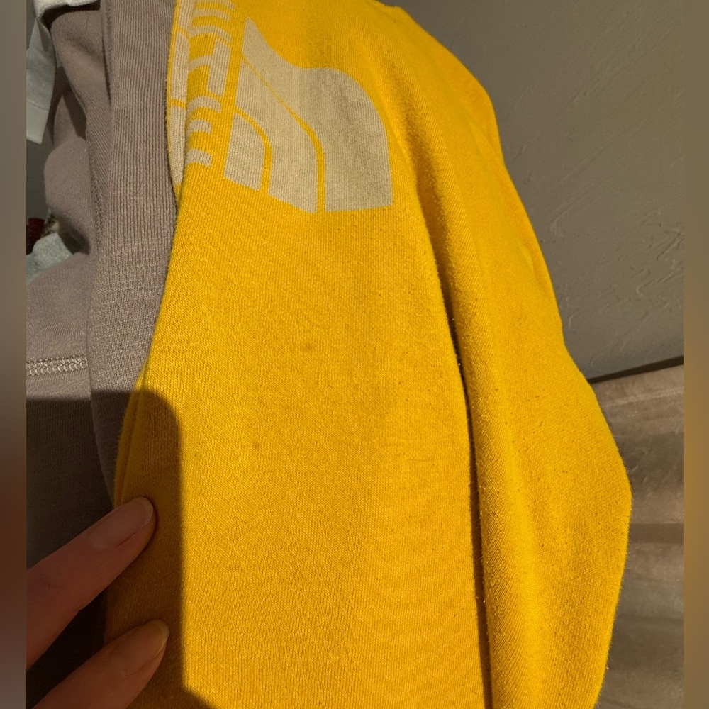Northface zip up hoodie - Picture 10 of 10
